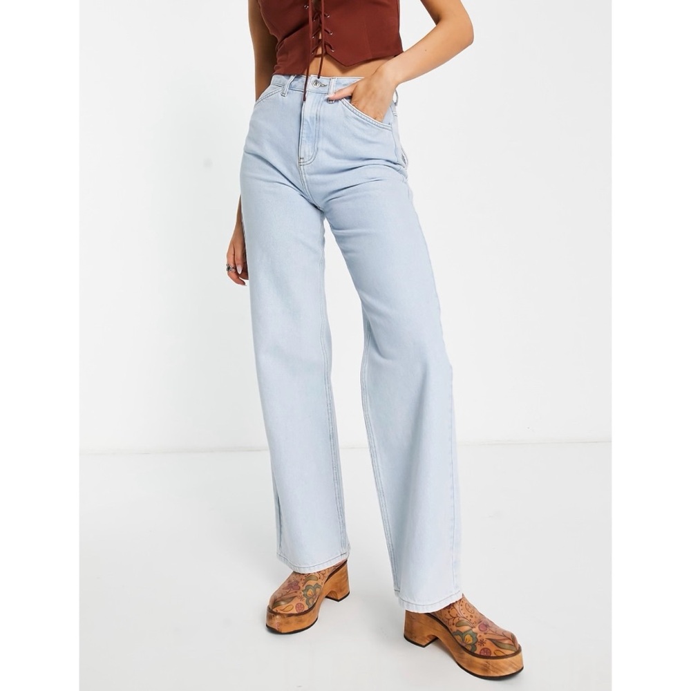 Reclaimed Vintage inspired 90s dad Jean in super bleach wash - medium blue
